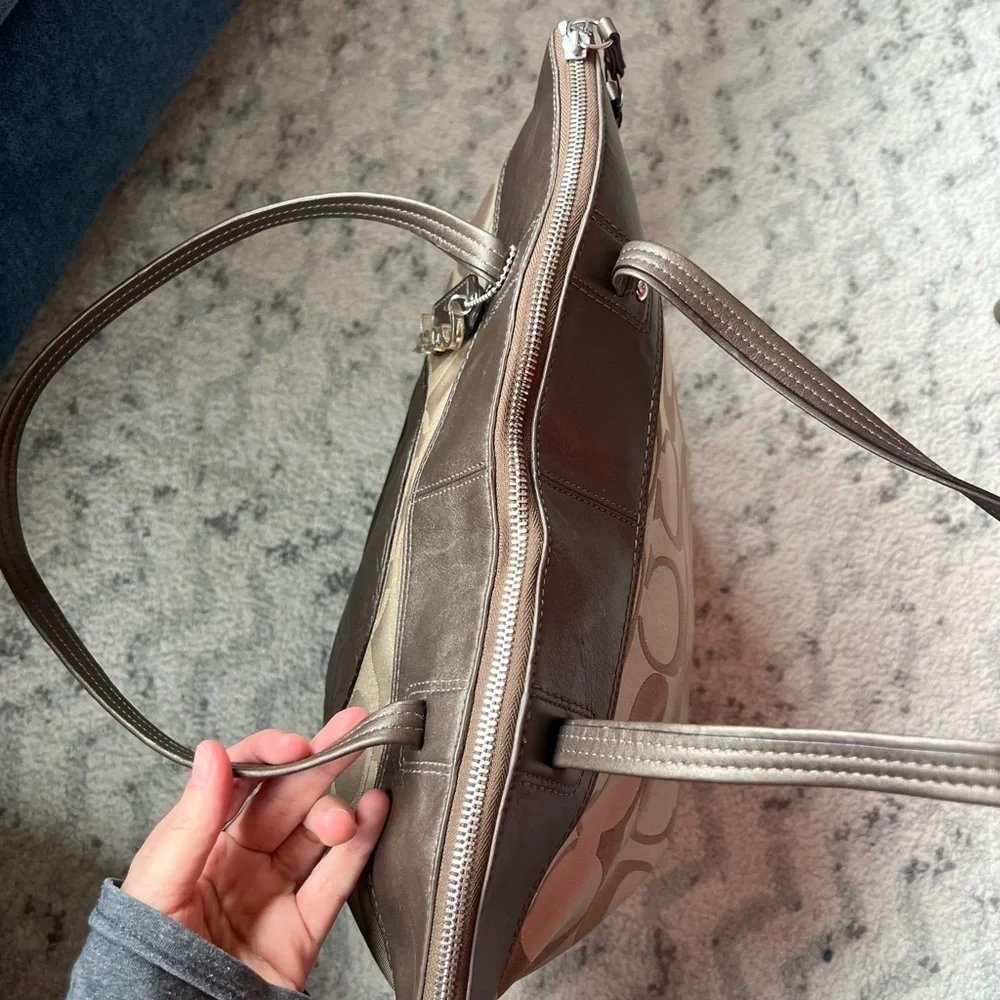 Coach Laura Signature Large Tote Shoulder Bag Brown Metallic Leather 18335 - Picture 9 of 15